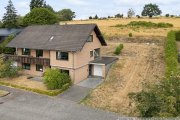 Langscheid Weitblick in Langscheid bei Mayen: Wohnhaus mit Einliegerwohnung und Garagen Haus kaufen