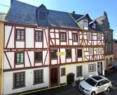 Enkirch historisches Fachwerk-Winzer-Haus mit Weinbergsblick über die Mosel Haus kaufen