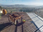 Caldana Großzügiges Wohnhaus mit Garten, Dachterrasse und fünf Garagen Haus kaufen