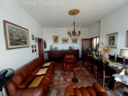Caldana Großzügiges Wohnhaus mit Garten, Dachterrasse und fünf Garagen Haus kaufen