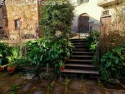 Caldana Großzügiges Wohnhaus mit Garten, Dachterrasse und fünf Garagen Haus kaufen