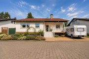 Rodgau Viel Platz für neue Ideen: Großzügiges Familienhaus mit Gartenidylle in Rodgau Haus kaufen