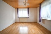 Seligenstadt Gut geschnittenes 2-Familienhaus mit Garage, Carport, Garten und Keller! Haus kaufen