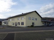 Wächtersbach Großzügige, beheizbare Halle mit großem Grundstück und Einliegerwohnung in Brachttal zu verkaufen Gewerbe kaufen