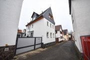Großostheim DIETZ: Gepflegtes Wohnhaus + Einliegerwohnung im Ortskern von Großostheim mit Wintergarten + Garage! Haus kaufen