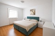 Niedernberg DIETZ: Frei werdende 4-5-Zimmer Maisonettewohnung mit Terrasse, Garage und Grünfläche in Niedernberg Wohnung kaufen