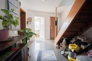 Schaafheim DIETZ: Einfamilienhaus mit Innenhof, kleinem Nebengebäude und Garage in Schaafheim - Radheim. Haus kaufen