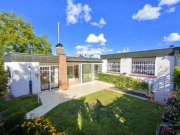 Walluf Moderner, sehr gepflegter individueller Bungalow, ELW, Doppelgarage, ruhige begehrte Lage in Walluf Haus kaufen