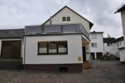 Hünstetten Attraktives Mehrfamilienhaus mit 6 Wohneinheiten als Kapital-Anlageobjekt in Hünstetten! Gewerbe kaufen