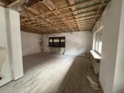 Esthal ObjNr:19707 - Teilrenoviertes Einfamilienhaus mit großem Nebengebäude und Garten Haus kaufen