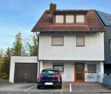 Stuttgart Gepflegtes Zweifamilienhaus in ruhiger, zentraler Wohnlage zum Verkauf. Eine Einheit leerstehend. Haus kaufen