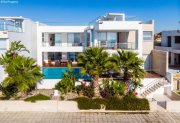 Larnaca Frontline 4 Bedroom Beach Villa Haus kaufen