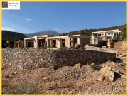 Agios Nikolaos Kreta, Ag. Nikolaos Wunderschönes Grundstück mit neu errichtetem Rohbau Haus kaufen