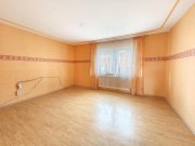 Burladingen Freistehendes Einfamilienhaus von 1992 mit Einliegerwohnung, Westgarten, Garage und PV-Anlage Haus kaufen