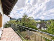 Burladingen Freistehendes Einfamilienhaus von 1992 mit Einliegerwohnung, Westgarten, Garage und PV-Anlage Haus kaufen