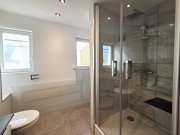 Bisingen Helle Dachgeschosswohnung mit viel Tageslicht, überdachtem Balkon, Stellplatz und modernisiertem Bad Wohnung kaufen