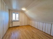 Bisingen Helle Dachgeschosswohnung mit viel Tageslicht, überdachtem Balkon, Stellplatz und modernisiertem Bad Wohnung kaufen