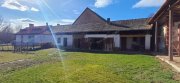 Bikal Geräumiges Bauernhaus und Bauernhofgrundstück im Zentrum von Bikal zu verkaufen - 6060 m² großes Grundstück, Scheune, mit
