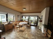 Bad Bergzabern Wohnhaus-neueste Heiztechnik: Wärmepumpe, Fotovoltaik u. Wallbox-mit Einliegerwohnung, Wintergarten, 2 Garagen-in begehrter