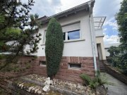 Busenberg Wohnhaus mit 2 abgeschlossenen Wohnungen, sonnigem Garten und 2 Garagen Haus kaufen