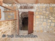 Bár Teilrenoviertes Ferienhaus im Weinberg von Bár mit Blick über die Donau - Auen Haus kaufen