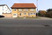 Dauchingen Geräumiges 4 - Familienhaus mit Entwicklungspotenzial und Zwei Garagen in Dauchingen Haus kaufen