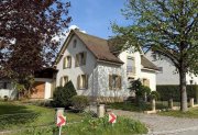 Jestetten Zentral gelegenes Einfamilienhaus mit attraktivem Grundstück Haus kaufen
