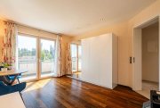 Löffingen LUXUS-ZWEIFAMILIENHAUS MIT AUFZUG, SAUNA, GARTEN, GARAGEN & KOI-BECKEN Haus kaufen