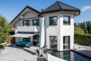 Löffingen LUXUS-ZWEIFAMILIENHAUS MIT AUFZUG, SAUNA, GARTEN, GARAGEN & KOI-BECKEN Haus kaufen