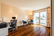 Löffingen LUXUS-ZWEIFAMILIENHAUS MIT AUFZUG, SAUNA, GARTEN, GARAGEN & KOI-BECKEN Haus kaufen
