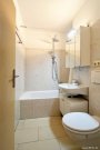 München Bezugsfreies Apartment mit Balkon – direkt an der U-Bahn - gross hell renoviert Wohnung kaufen