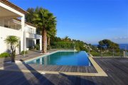 Les Issambres Neubau-Luxusvilla mit atemberaubenden Meerblick Haus kaufen