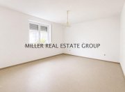 Ingolstadt Einfamilienhaus in Ingolstadt-Pettenhofen - großes Grundstück, Garten, Garage & Entwicklungspotenzial! Haus kaufen