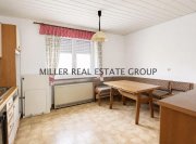 Ingolstadt Renovierungsbedürftiges Einfamilienhaus mit großem Grundstück, Garten, Garage und Ausbaupotenzial in Ingolstadt-Pettenhofen!