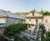 Tivat Historic stone house on the beachfront for a hostel with a yield of over 30% per annum in Tivat, Lepetane Gewerbe kaufen