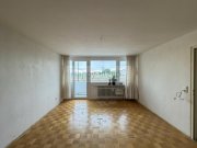 Haar (Landkreis München) bezugsfreie, renovierungsbedürftige 2 Zimmerwohnung im Hochparterre in Haar nebst TG Einzelplatz Wohnung kaufen
