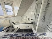 Neuburg an der Donau Einzugsbereit! Zentrumsnahes Einfamilienhaus mit guter Raumaufteilung und einer großen Garage im Englischen Garten in Neuburg -