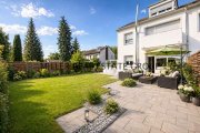 Neuburg an der Donau Modernisiertes Reiheneckhaus in Neuburg an der Donau - großzügiges Familienwohnen mit Garten, zwei Terrassen, Balkon &