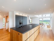 Hellengerst Exklusives Einfamilienhaus mit Alpenblick & Einliegerwohnung – Baujahr 2023 Haus kaufen