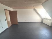 Hausen (Landkreis Forchheim) Große Maisonette mit Klimaanlagen (aktuell in 2 Wohnungen unterteilt) mit 2 Balkonen, 2 Einbauküchen und 2 Stellplätzen