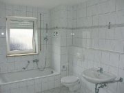 Hausen Hausen: 4-Familienhaus zum weiteren Ausbau als 5-FH od. 6-FH Haus kaufen