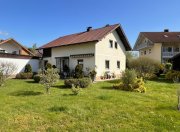 Pocking Älteres Einfamilienhaus mit Garten und Garage Haus kaufen
