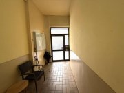 Hof 50 m zur Hofer Fußgängerzone: Vermietetes Mehrfamilienhaus Gewerbe kaufen