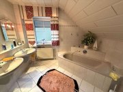 Hof Hof: Attraktives Einfamilienhaus mit Garten und Garage Haus kaufen