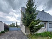 Hof Renovierte + sofort bezugsfreie Doppelhaushälfte in Hof Haus kaufen