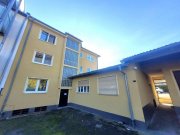 Hof Gut vermietetes Mehrfamilienhaus am Hofer Klinikum Gewerbe kaufen