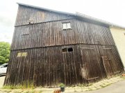 Selb Selb: Großzügige Eigentumswohnung mit Scheune Wohnung kaufen