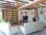 Lapta Zyprische Villa in modernster Art renoviert | Exclusivste Lage Haus kaufen