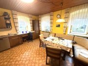 Helmbrechts Helmbrechts: Einfamilienhaus mit Garten und Scheune Haus kaufen