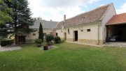 Kissomlyó Für Liebhaber des Besonderen! Großzügiges Landhaus mit zwei Gästehäusern und Kapelle Haus kaufen